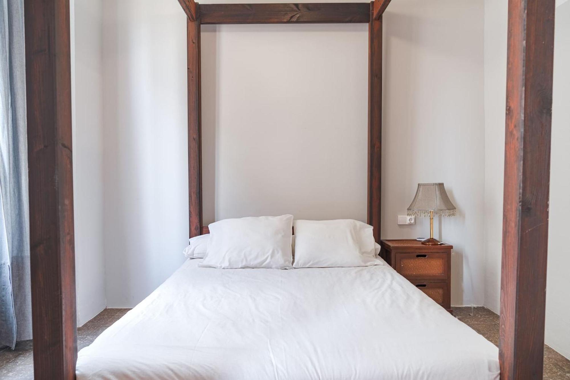 Na Jordana Flat * Valence